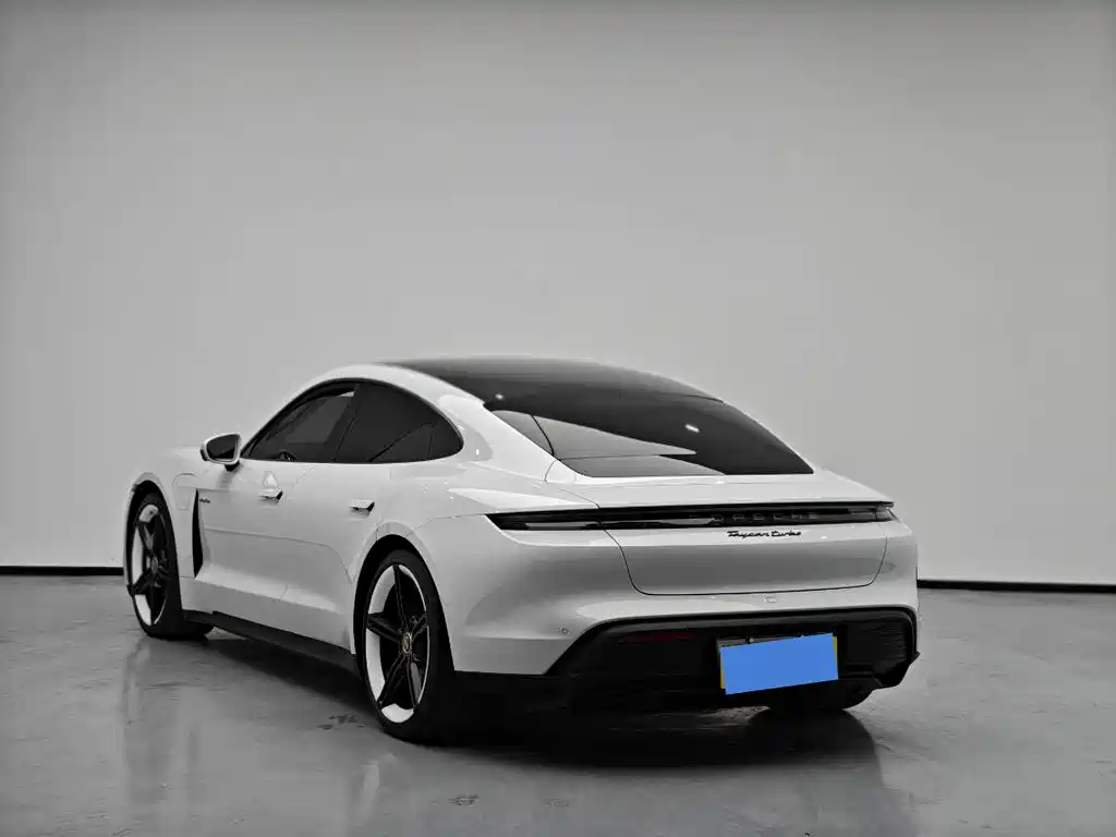 Porsche Taycan 2021