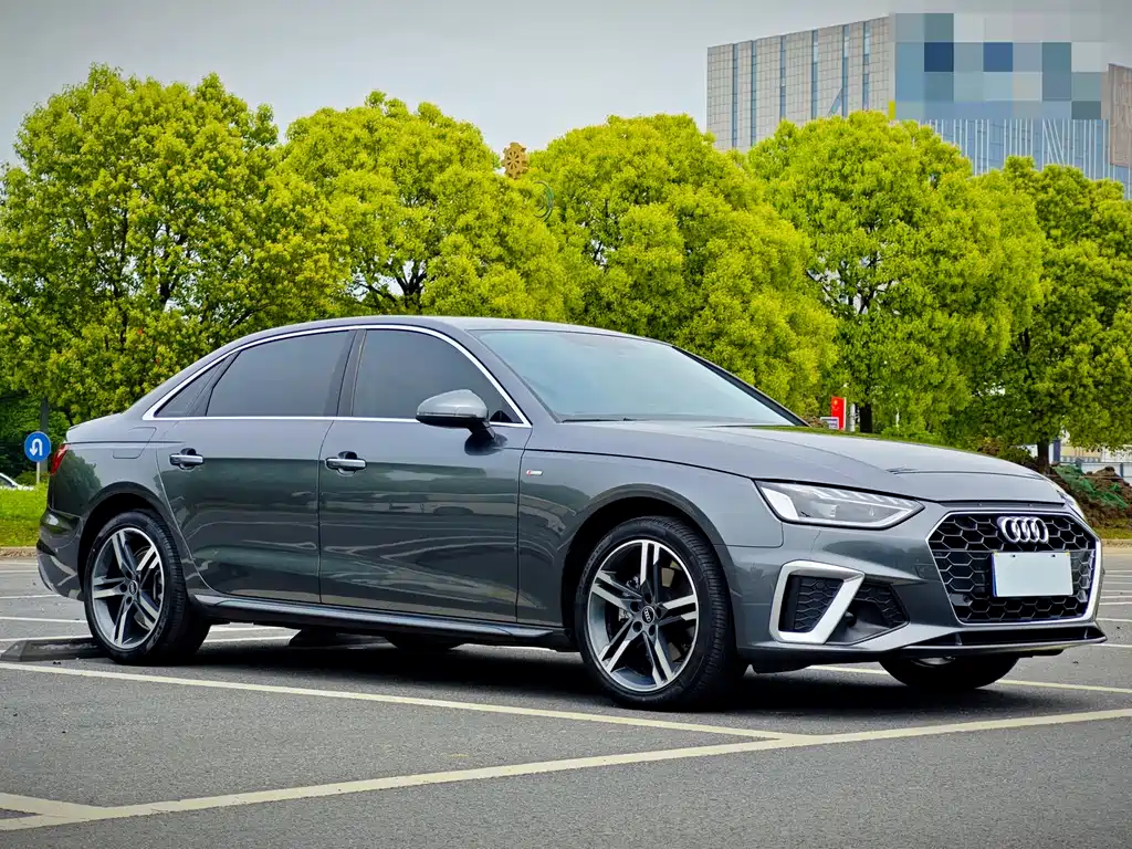 Audi A4 2023