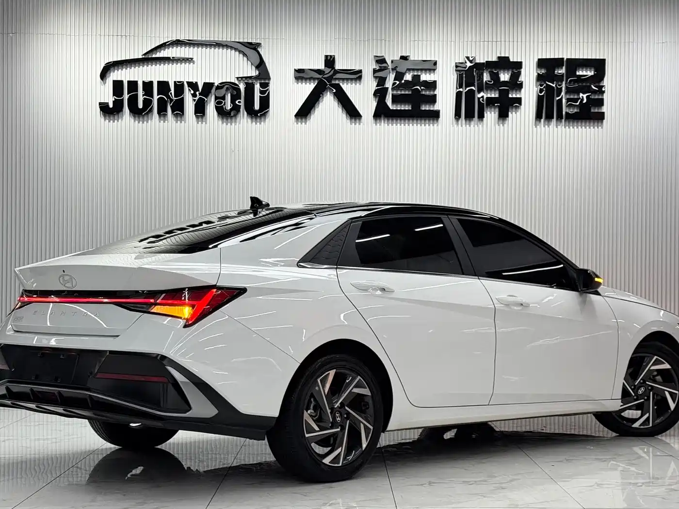 Hyundai Elantra 2023