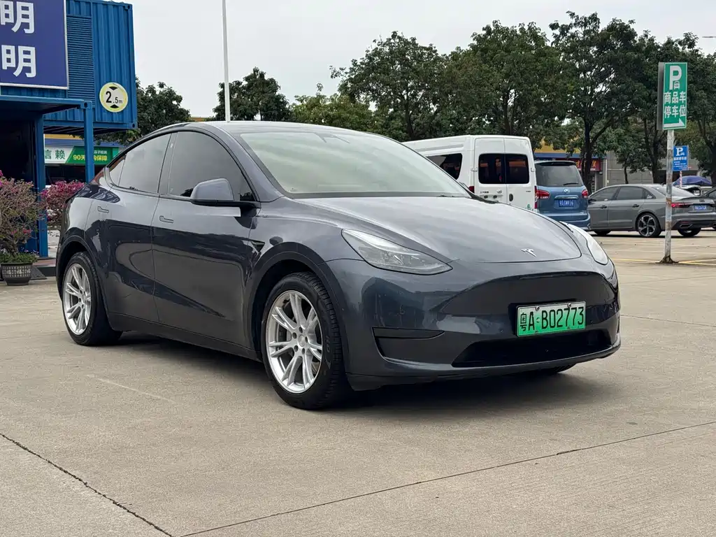 Tesla Model Y 2022
