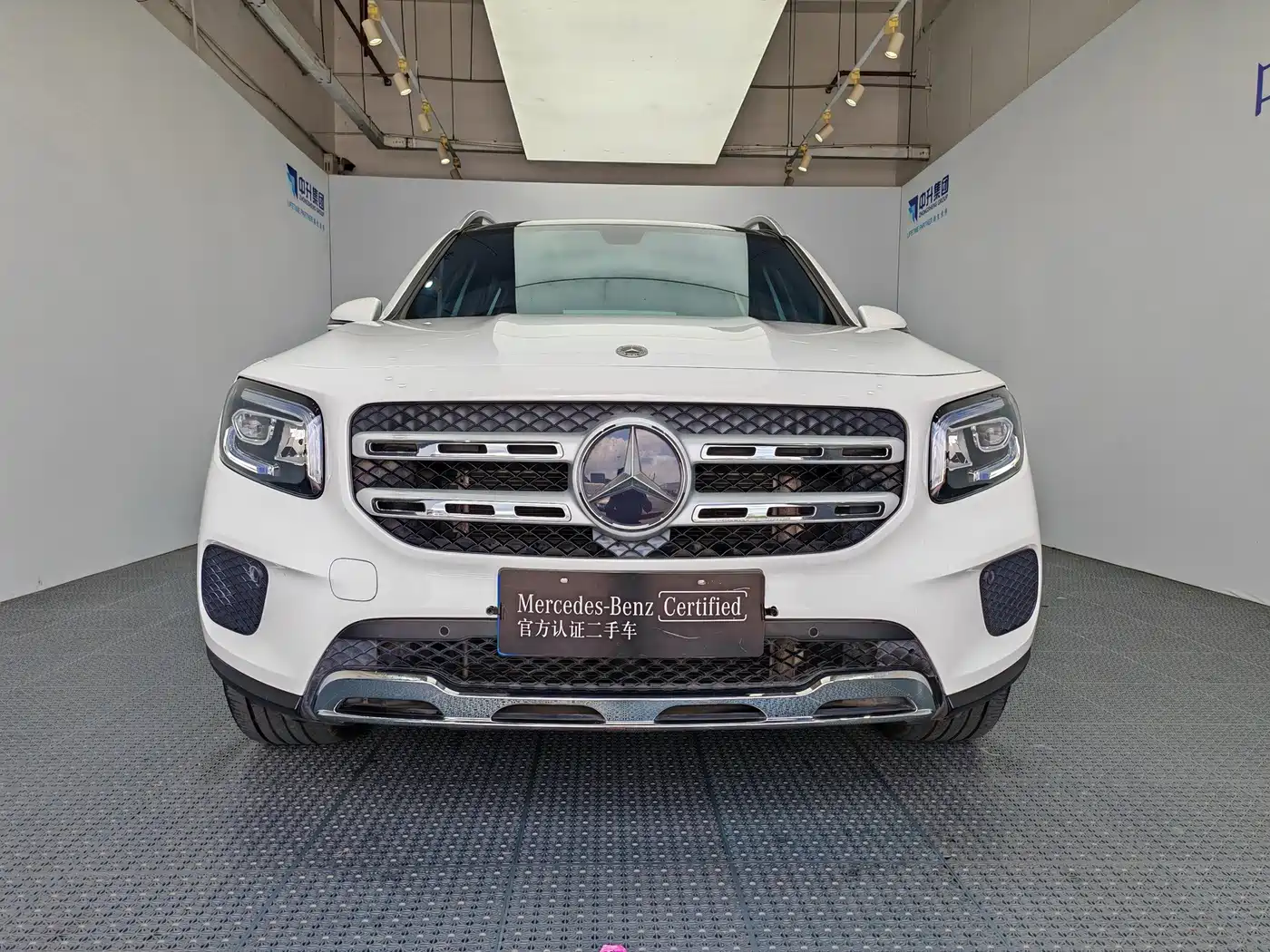 Mercedes-Benz GLB 2023
