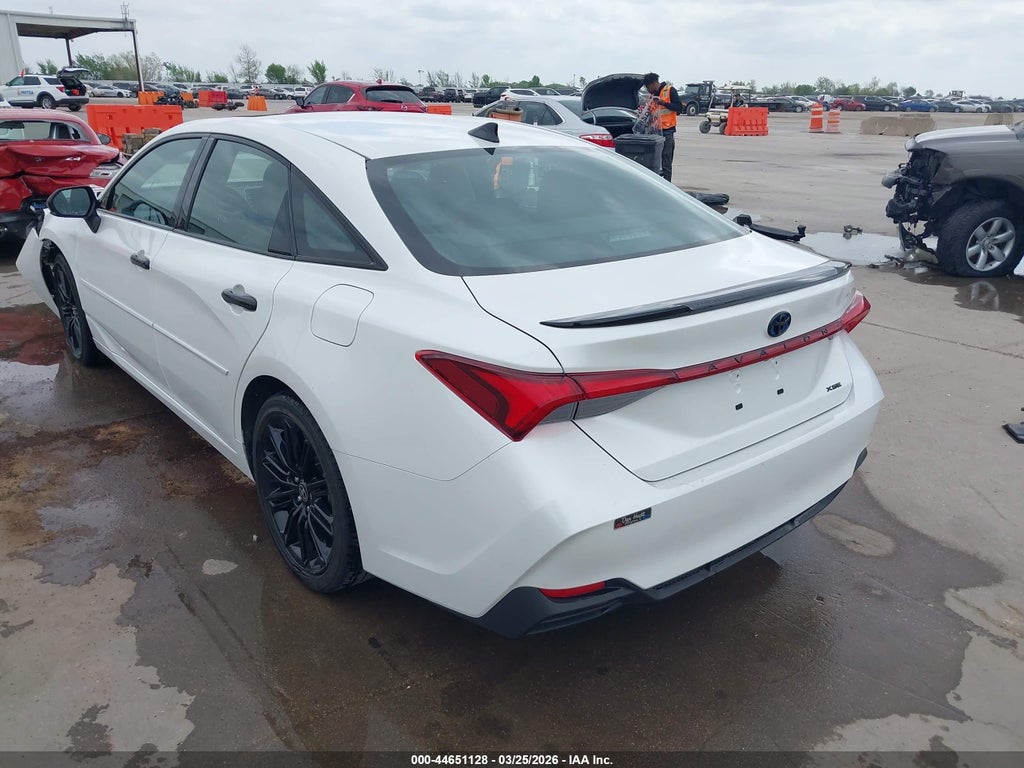 Toyota Avalon 2022
