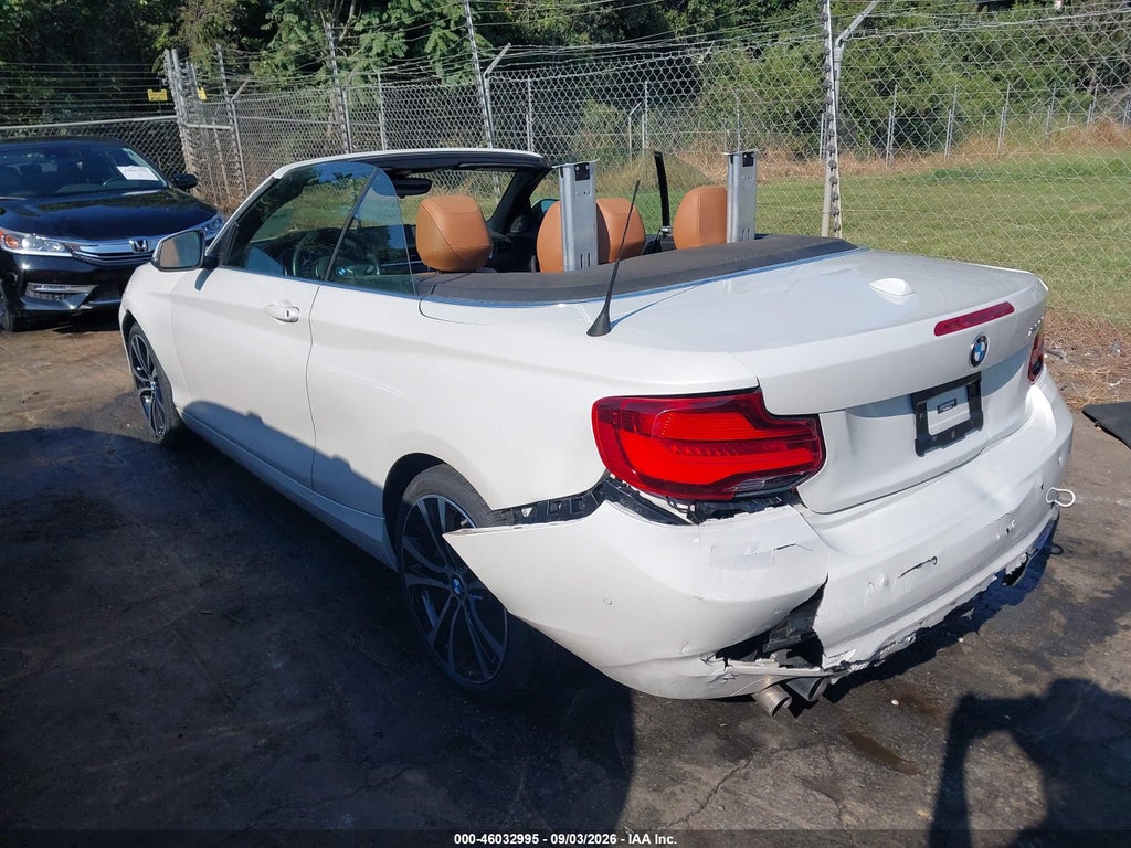 BMW 230 2021