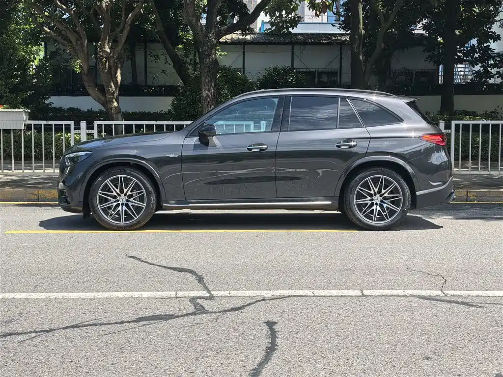 Mercedes-Benz GLC AMG 2025