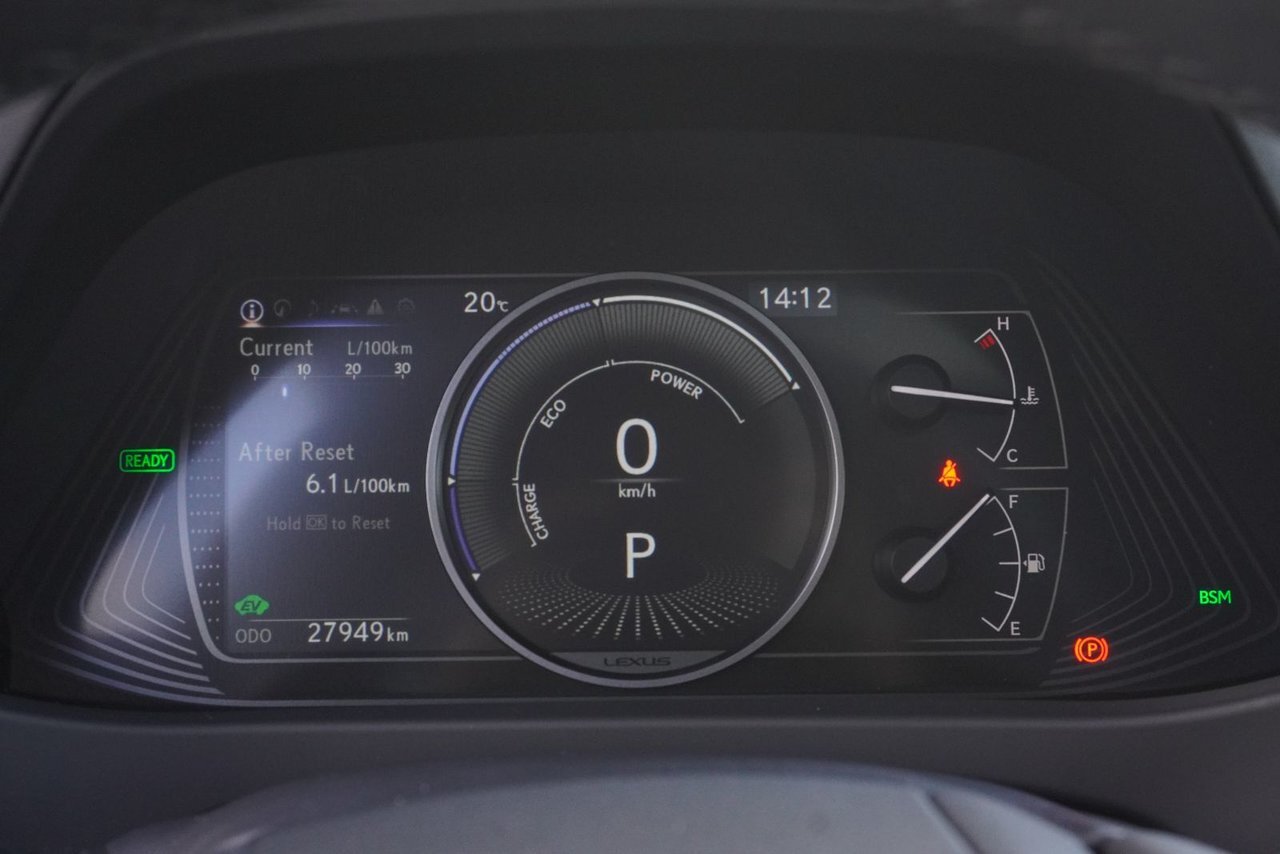 Lexus UX 2024
