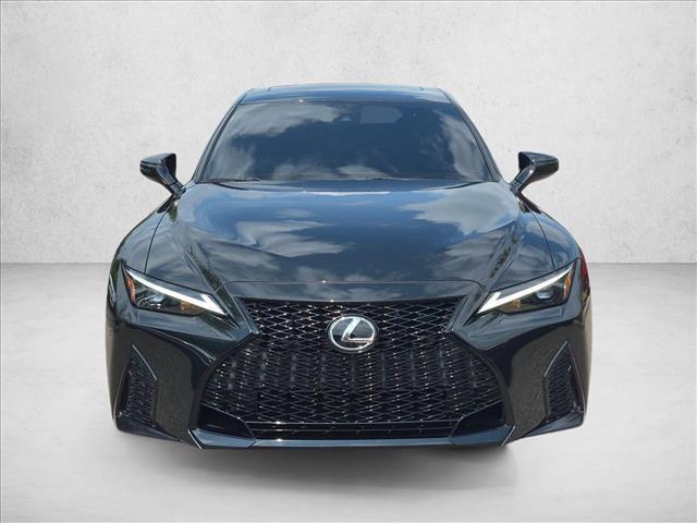 Lexus IS 2025