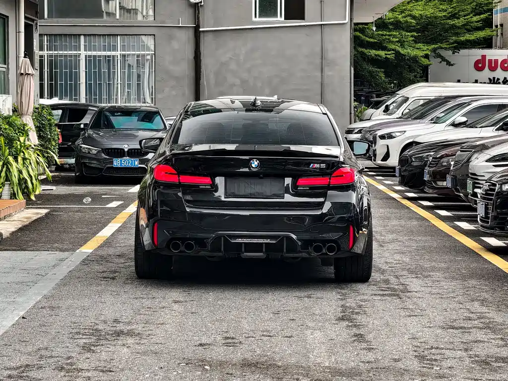 BMW M5 2021