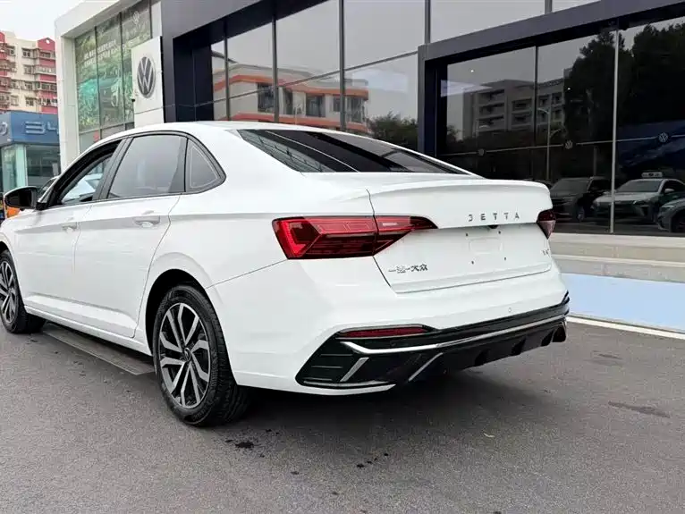 Jetta VA7 2025