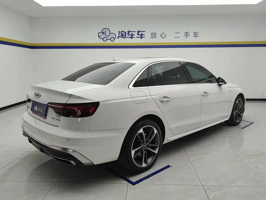 Audi A4 2022