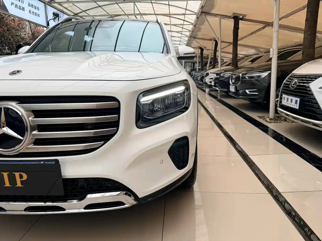 Mercedes-Benz GLB 2024