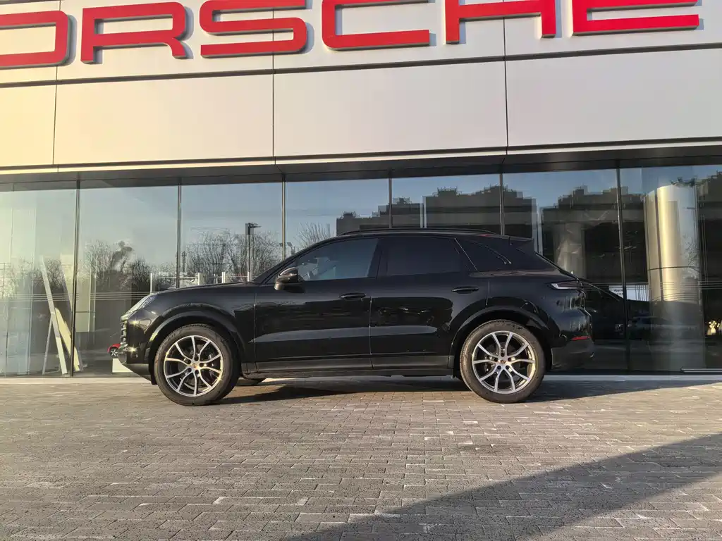 Porsche Cayenne 2025
