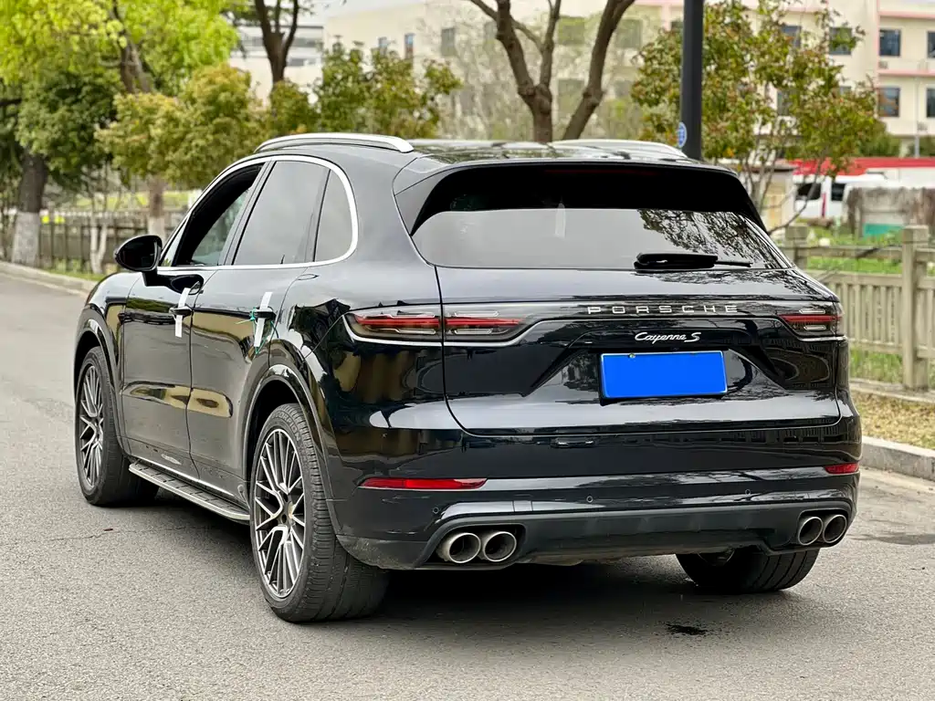 Porsche Cayenne 2022