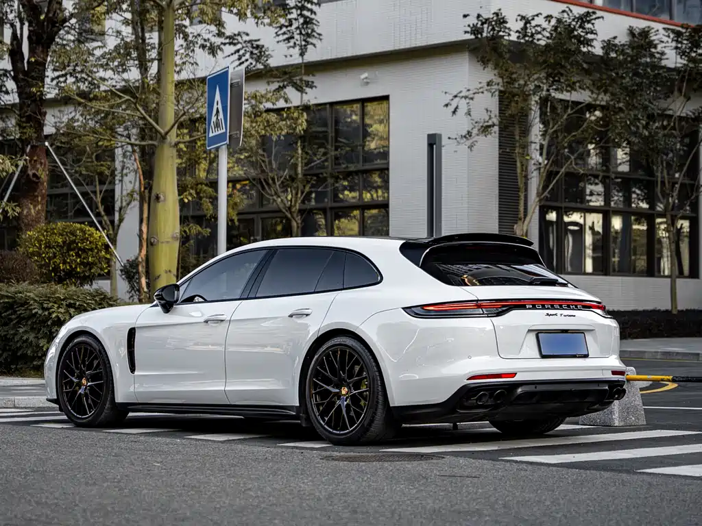 Porsche Panamera 2022