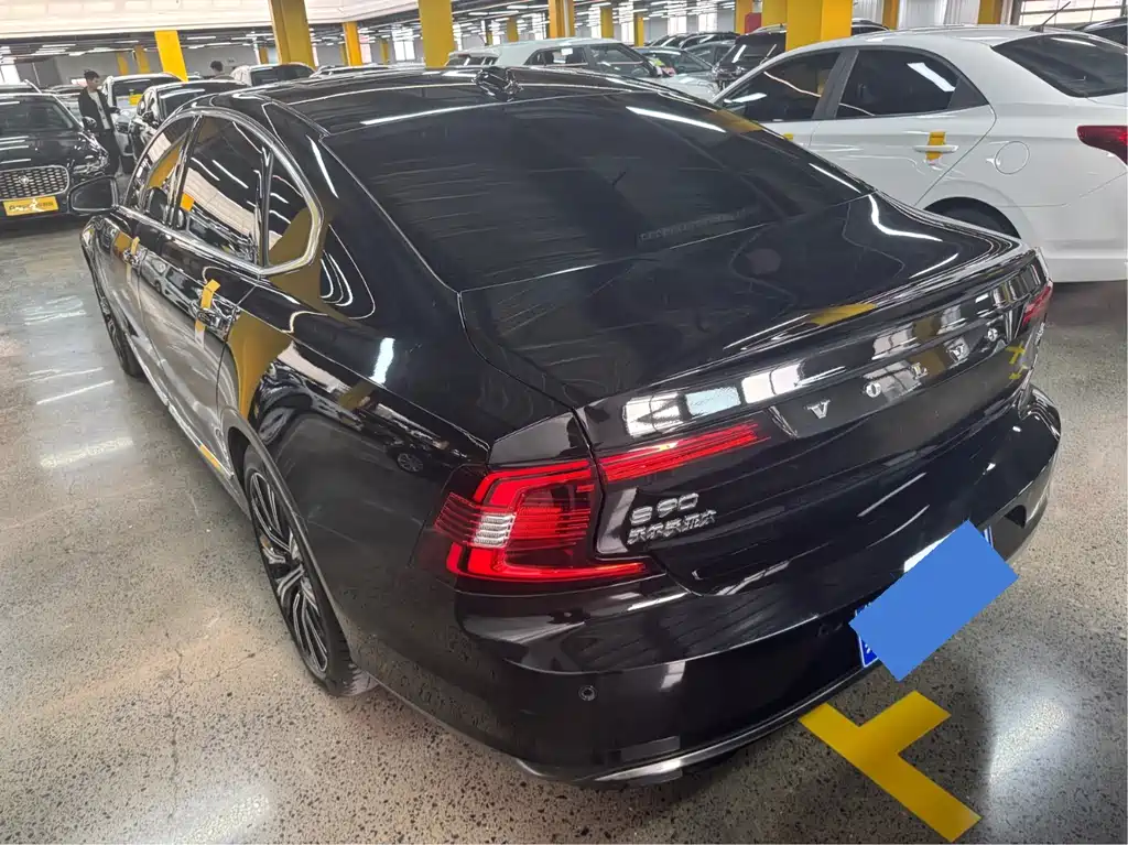 Volvo S90 2023