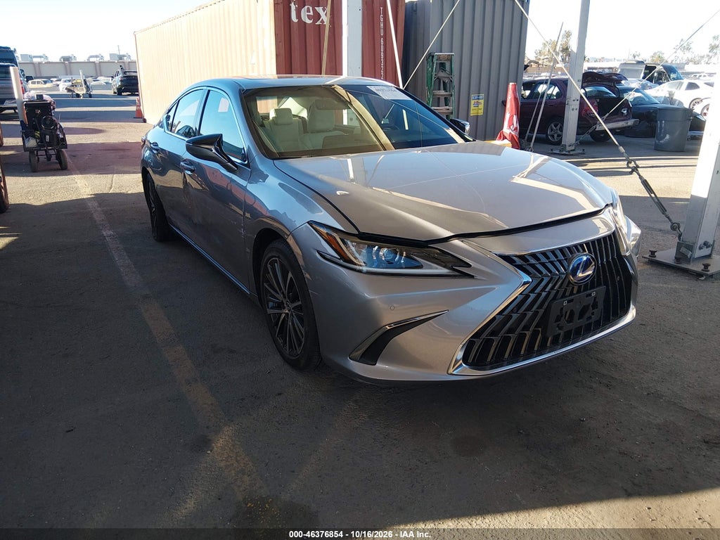 Lexus ES 2022