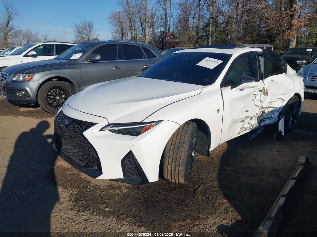 Lexus IS 2024