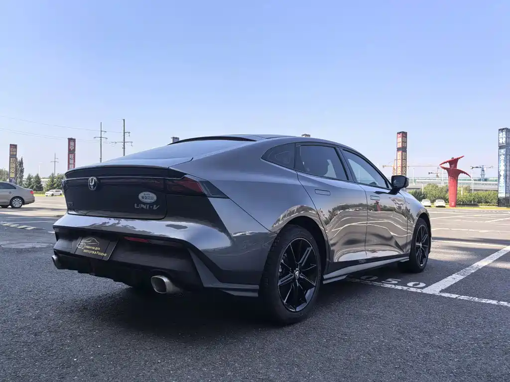 Changan UNI-V 2022
