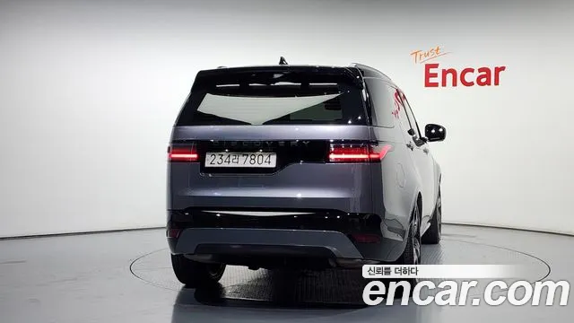 Land Rover Discovery 2024