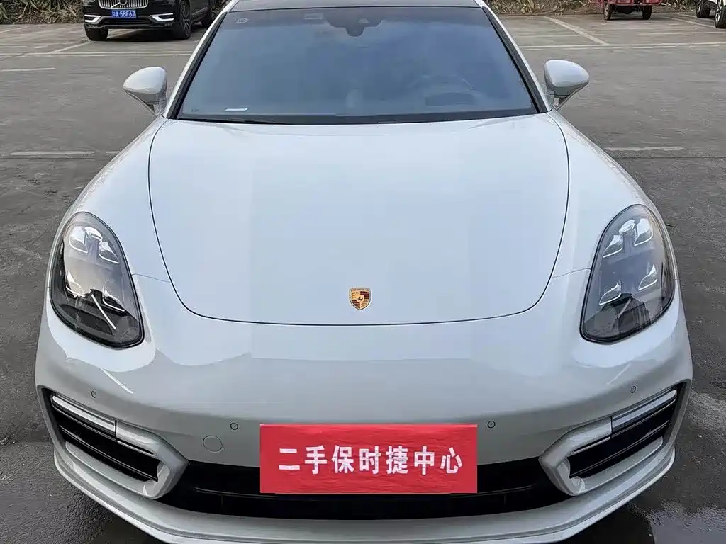 Porsche Panamera 2023