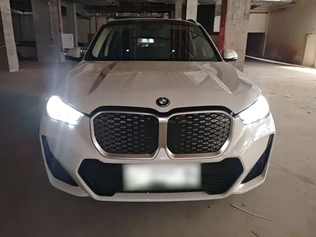 BMW iX1 2024