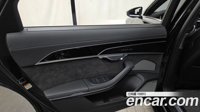 Audi A8 2021