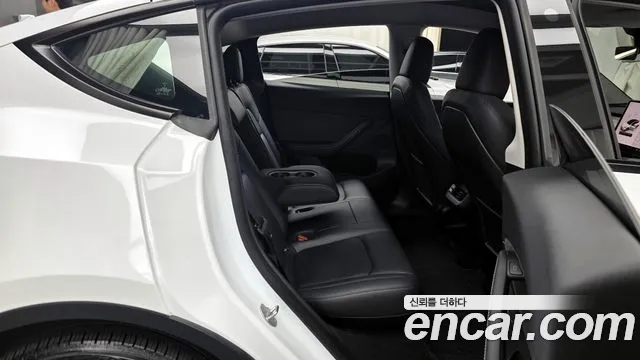 Tesla Model Y 2023