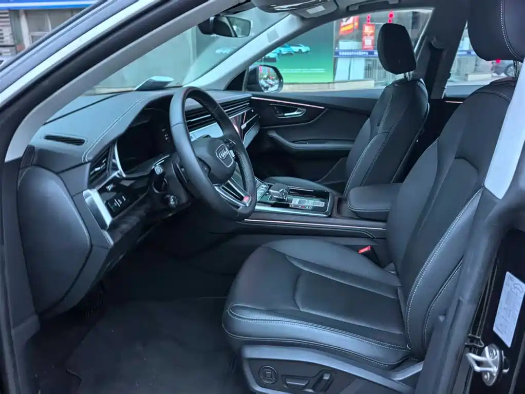 Audi Q8 2025