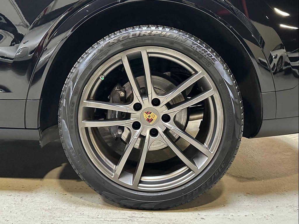 Porsche Cayenne 2021