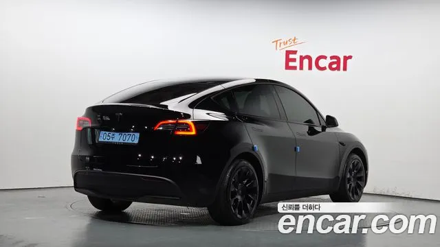 Tesla Model Y 2023
