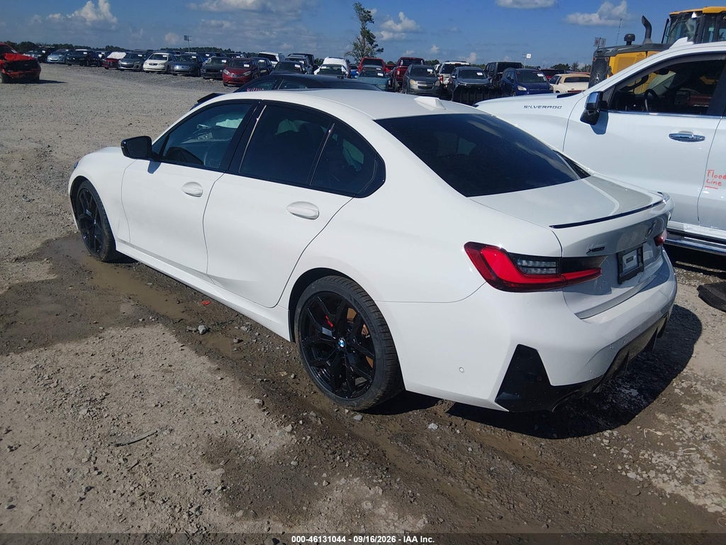 BMW 330 2025