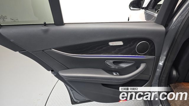 Mercedes-Benz E-Класс 2022