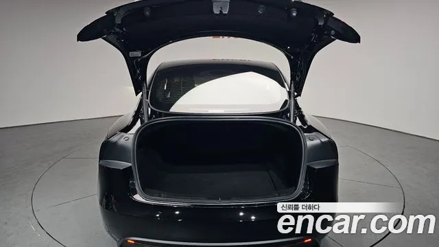 Tesla Model 3 2025