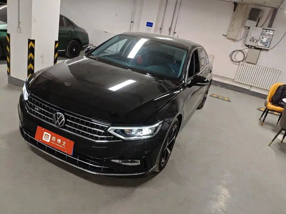 Volkswagen Magotan 2025