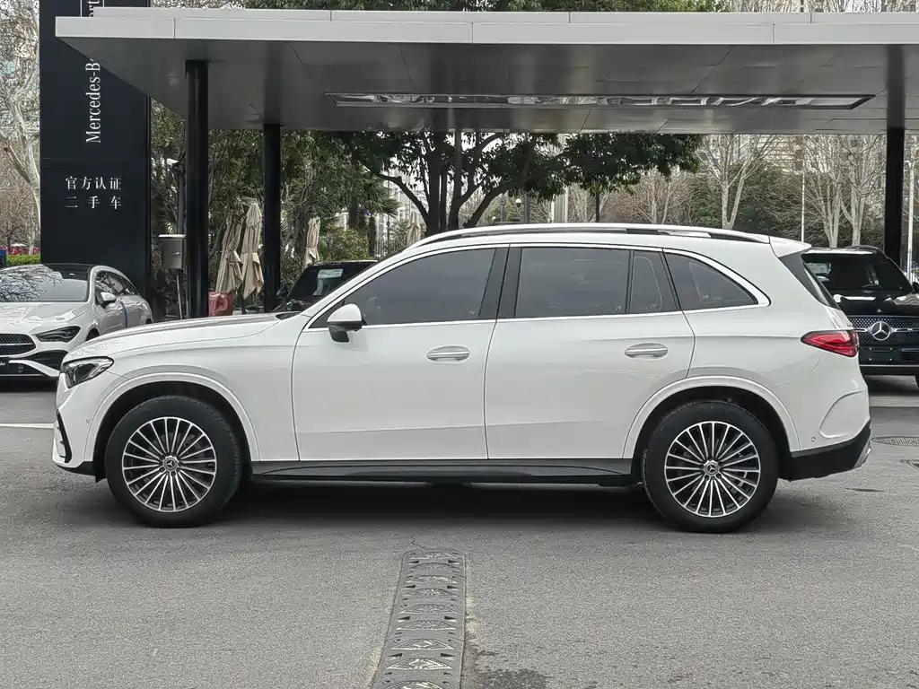 Mercedes-Benz GLC 2023