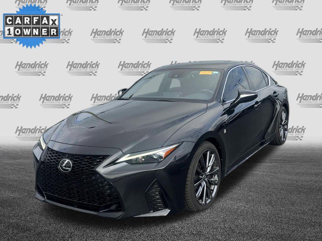 Lexus IS 2024