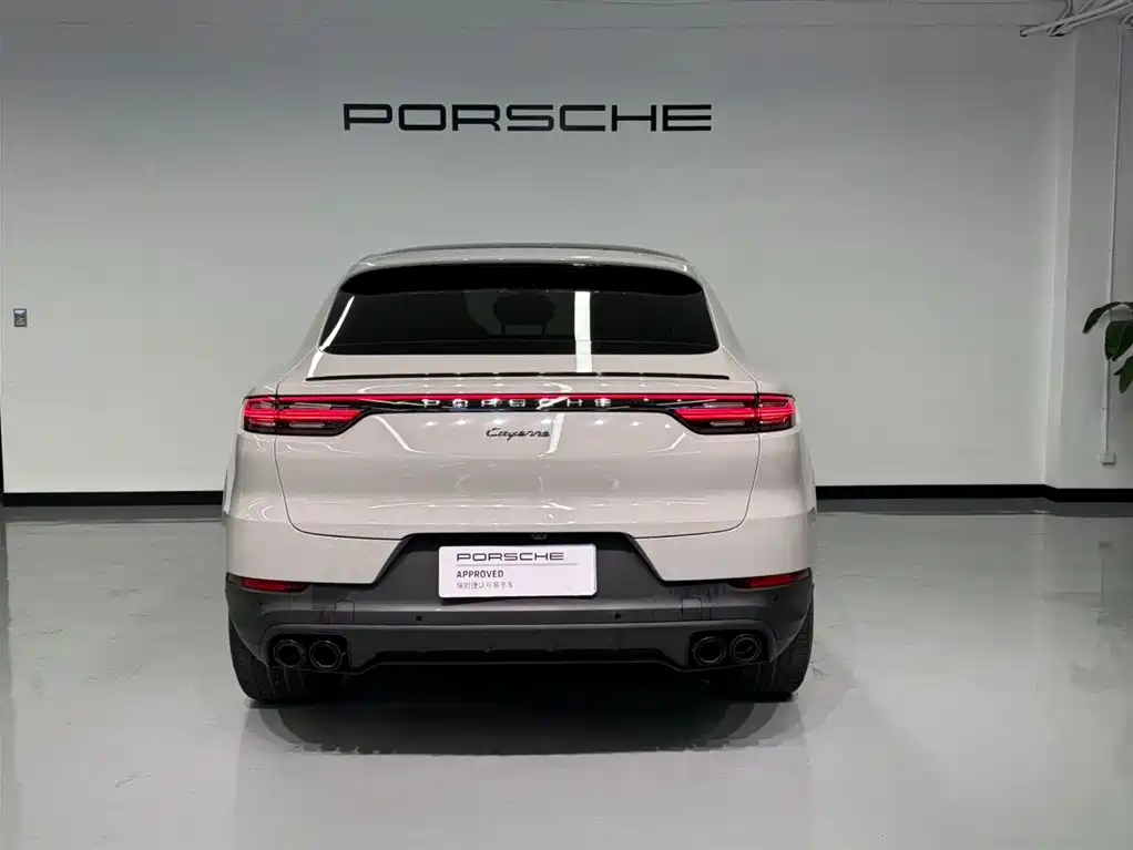 Porsche Cayenne 2022