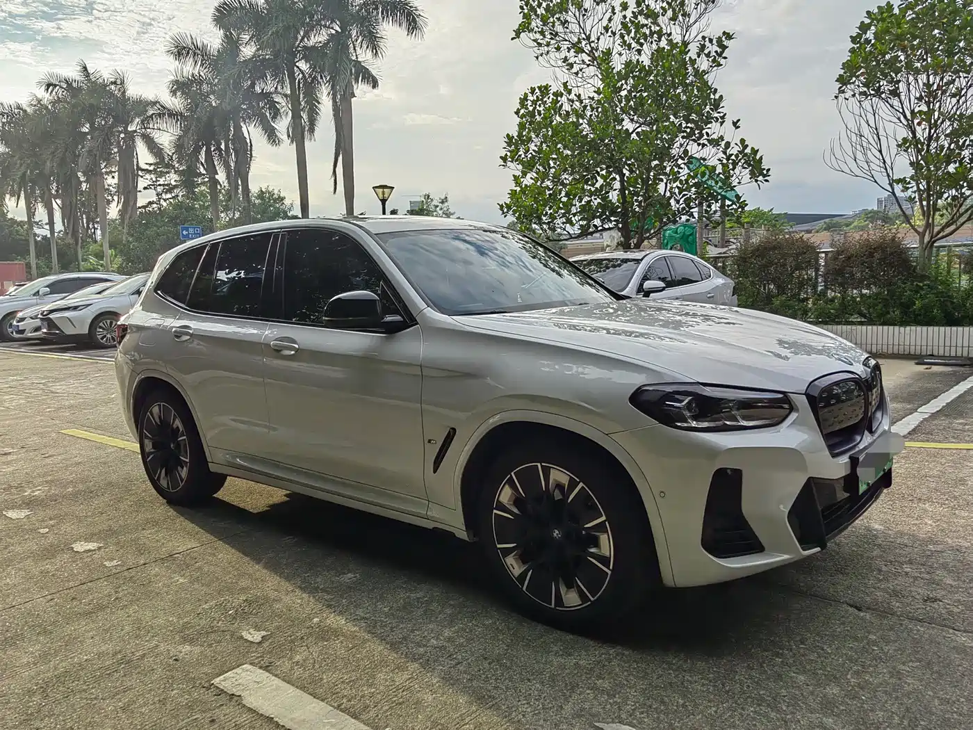 BMW iX3 2024