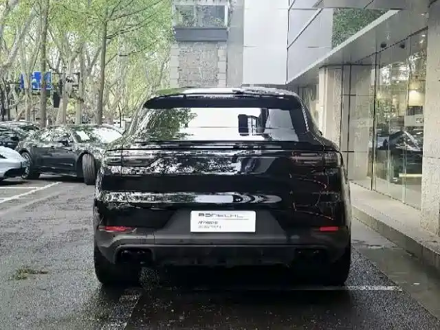 Porsche Cayenne 2023