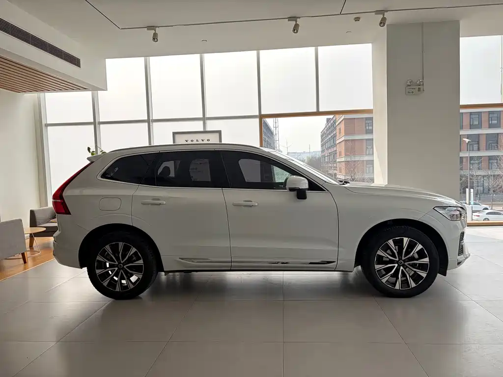 Volvo XC60 2022