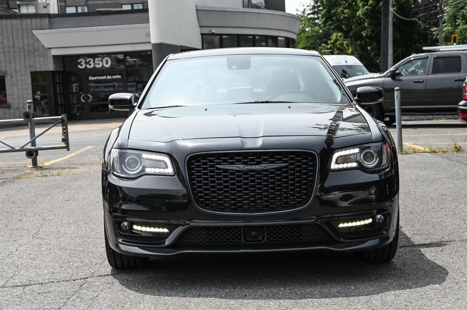 Chrysler 300 2023
