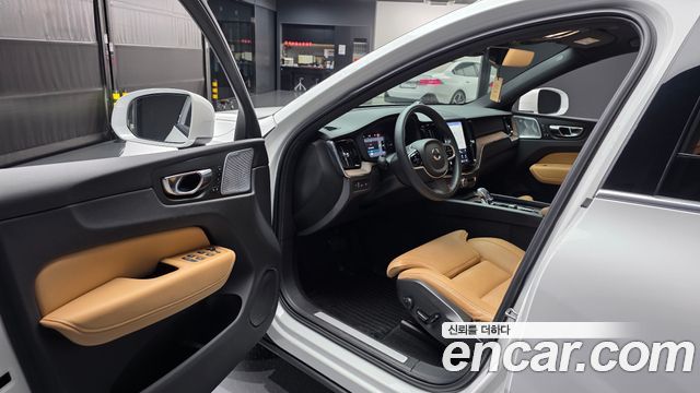 Volvo XC60 2022