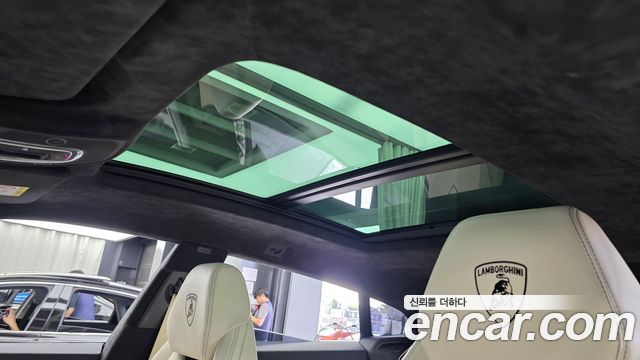Lamborghini Urus 2021