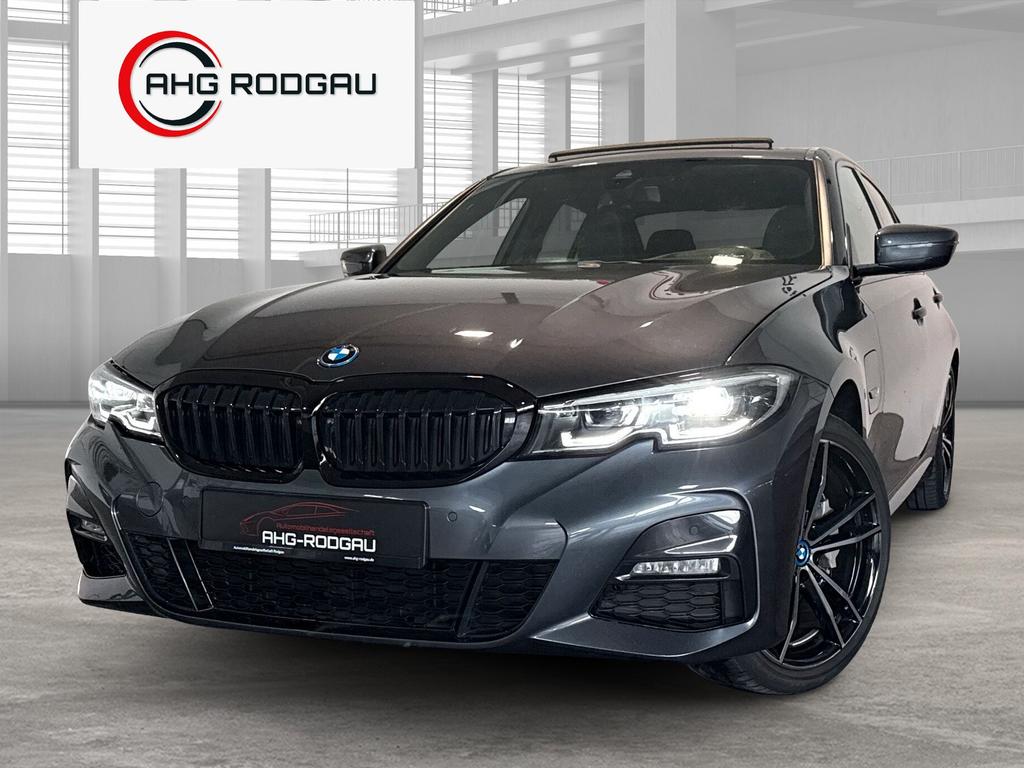 BMW 330 2022