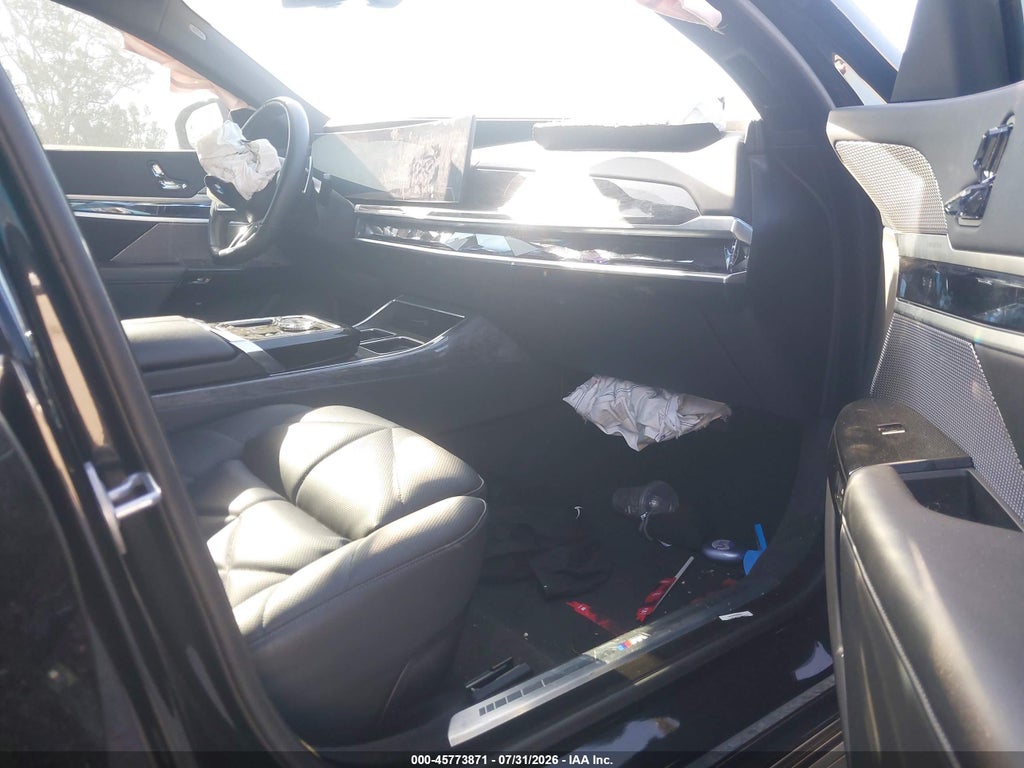 BMW 740 2025