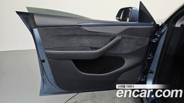 Tesla Model Y 2025