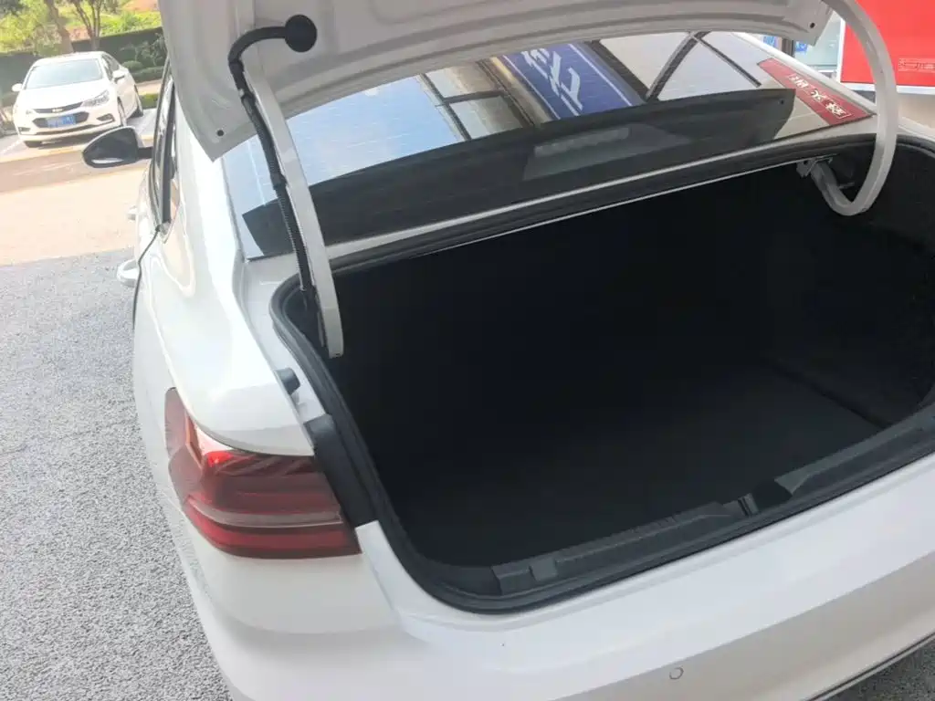 Volkswagen Lavida 2024