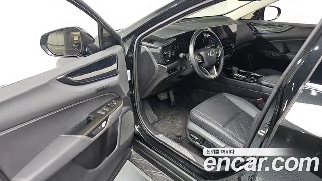 Lexus NX 2024