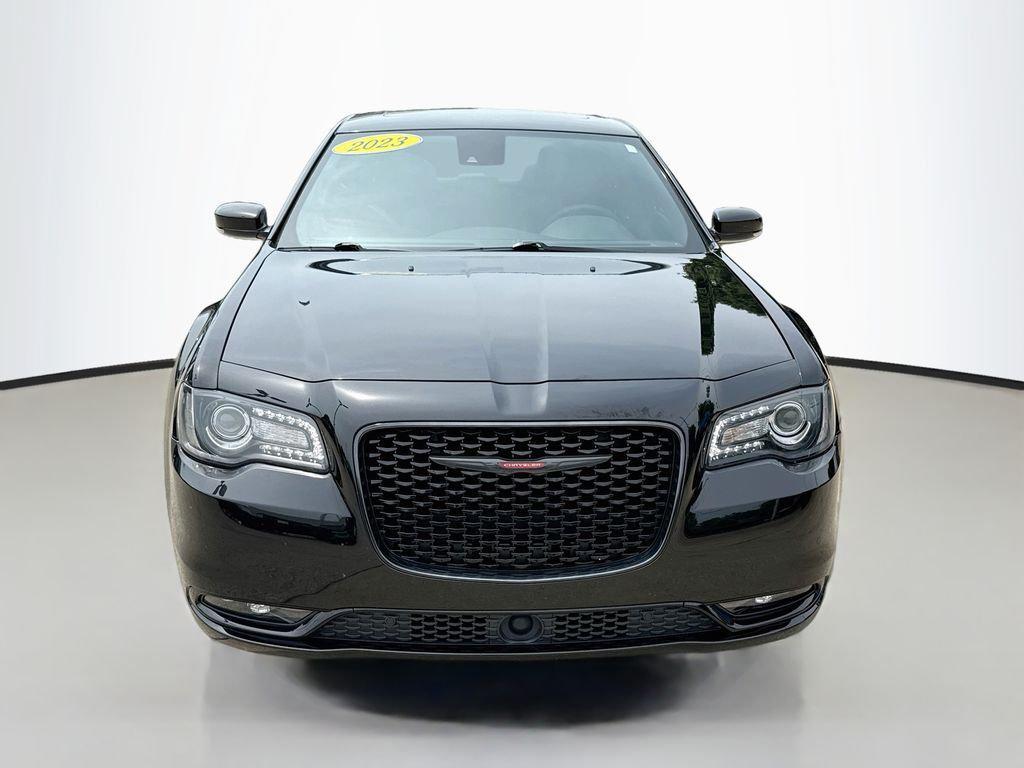 Chrysler 300 2023
