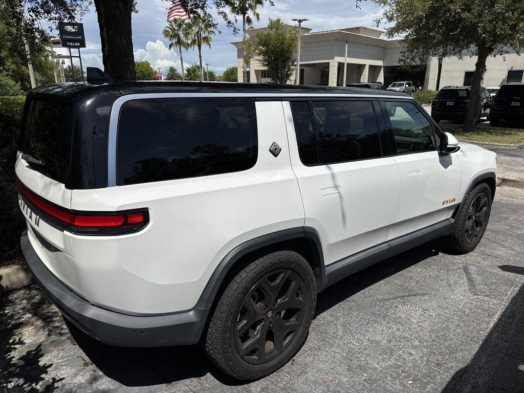 Rivian R1S 2023