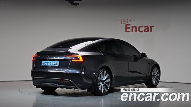 Tesla Model 3 2024